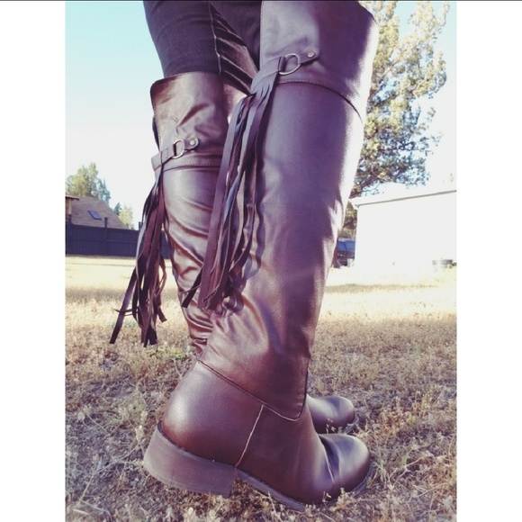 πππ¨π© Siz 6 π€Vegan Leather Knee Fringe Boot - Picture 7 of 7